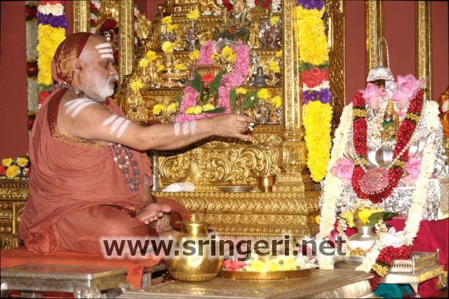 sri-vara-mahalakshmi-vrata-puja-by-the-jagadguru-img_9175_proc