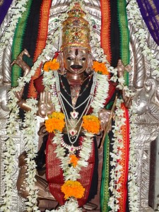 Sri Sampoorna Shaneeshwar with Navaratna Mukut