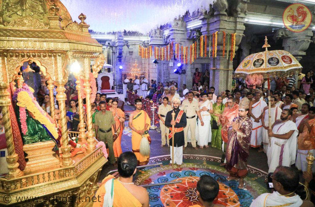 golden_rathotsava_of_goddess_sharadamba_during_navaratri